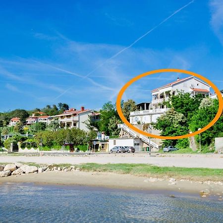 לופאר Apartments Albina מראה חיצוני תמונה
