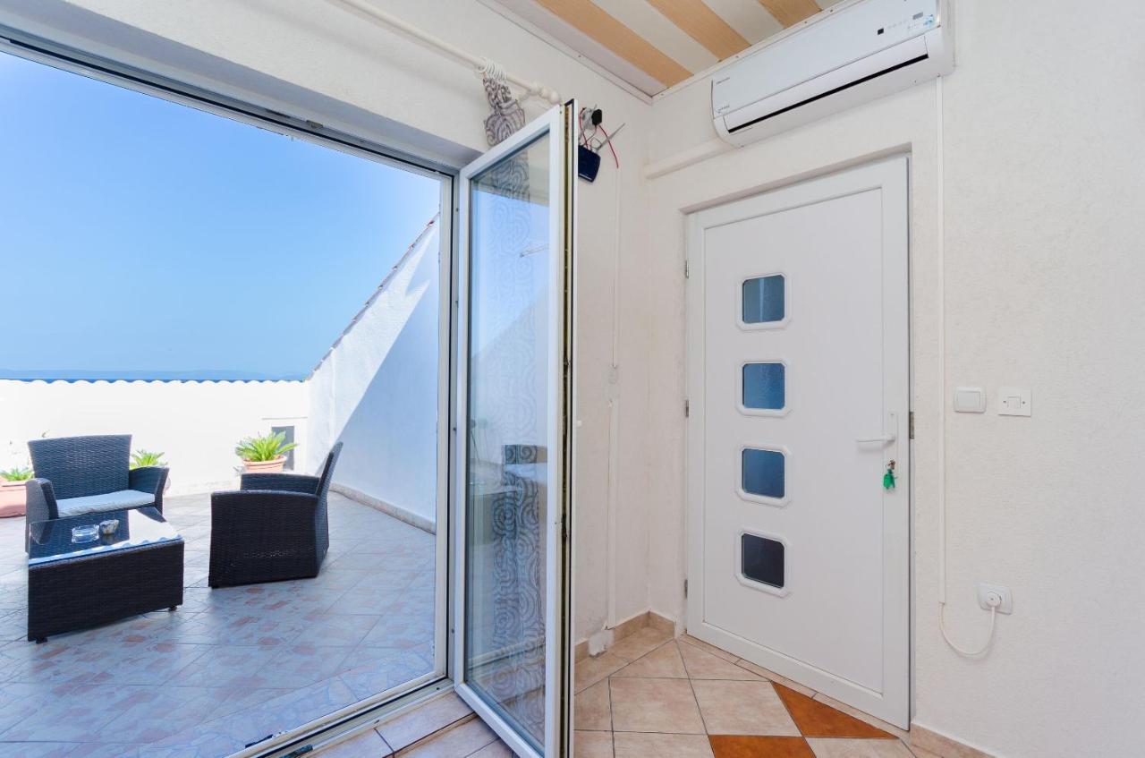 לופאר Apartments Albina מראה חיצוני תמונה
