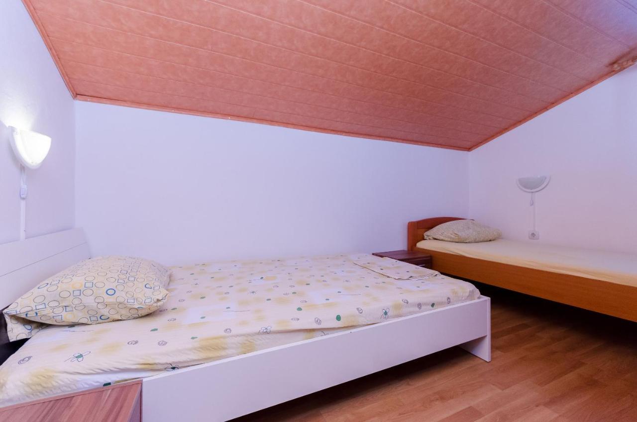 לופאר Apartments Albina מראה חיצוני תמונה
