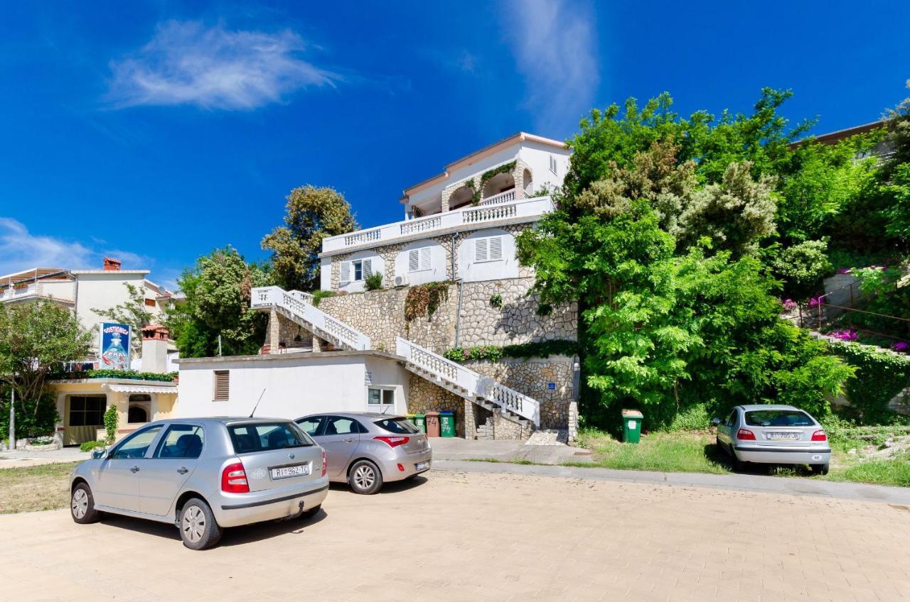 לופאר Apartments Albina מראה חיצוני תמונה
