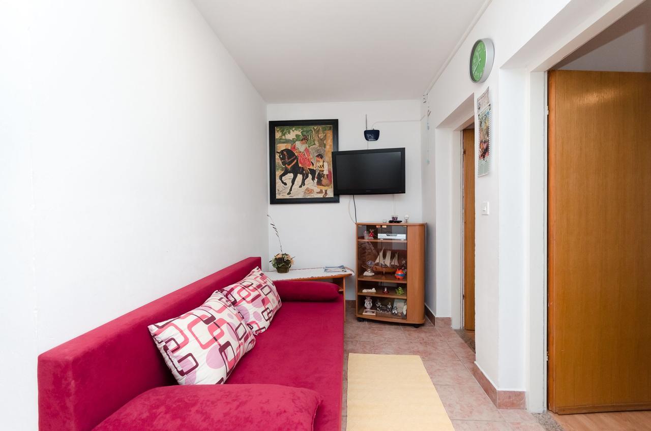 לופאר Apartments Albina מראה חיצוני תמונה