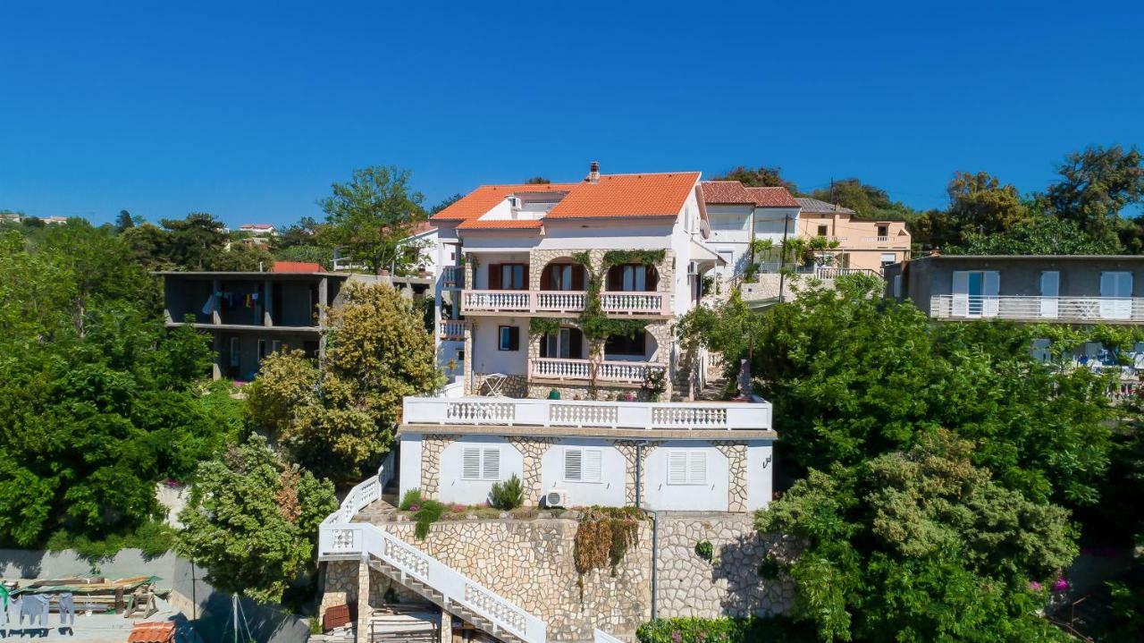 לופאר Apartments Albina מראה חיצוני תמונה